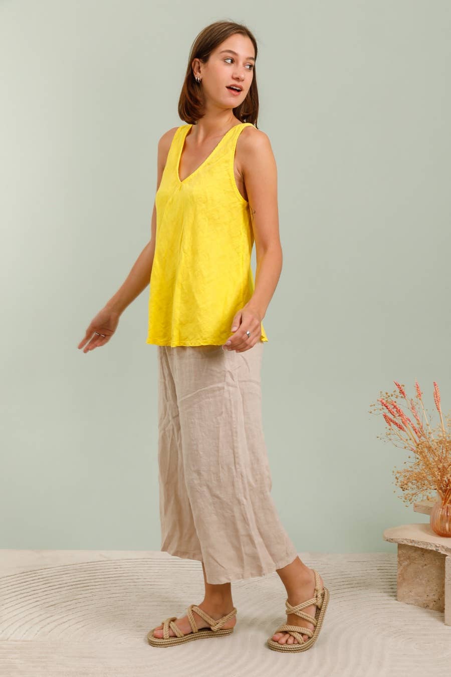 Linen Capri Trousers in Stone