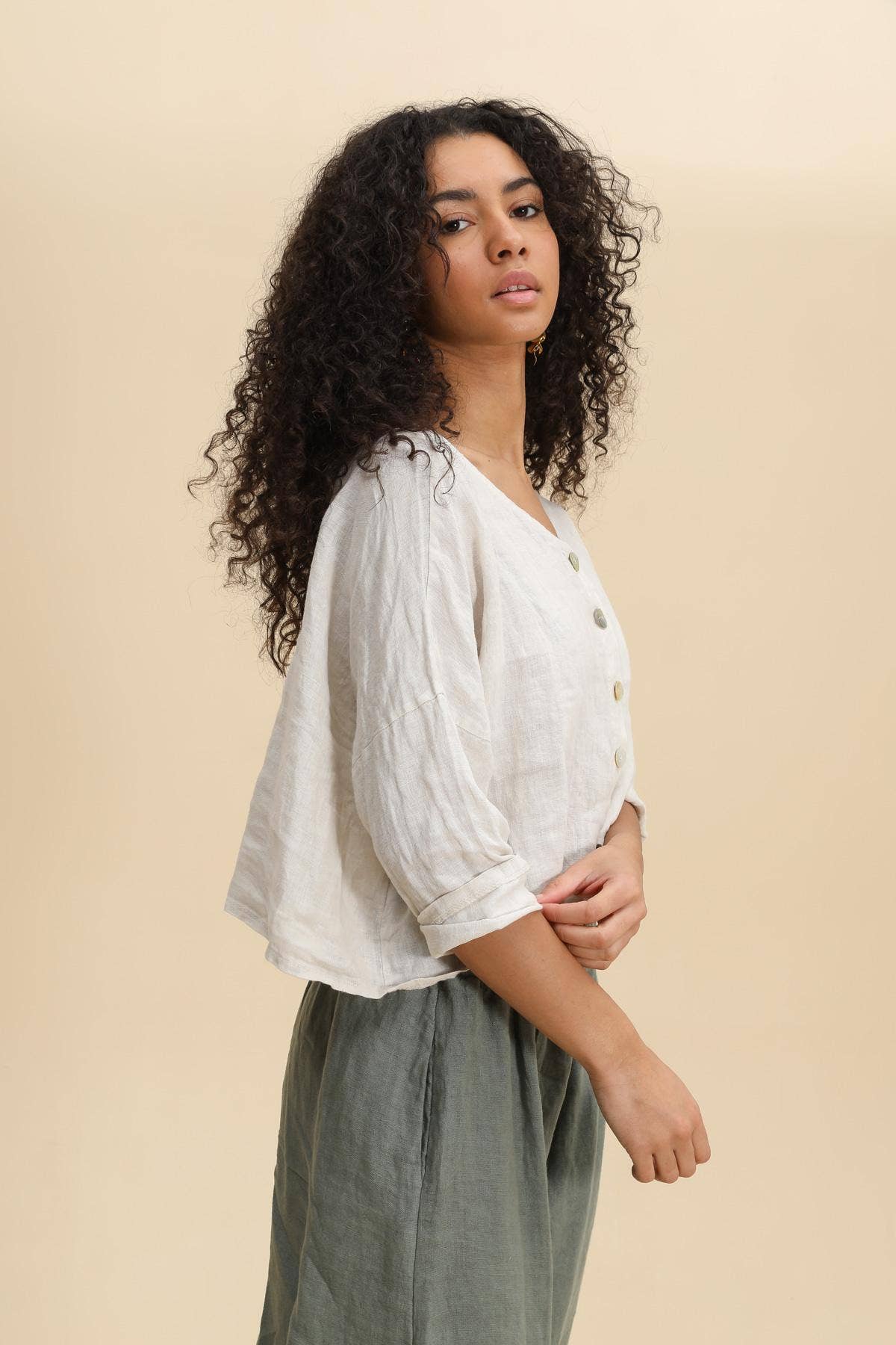3/4 Sleeve Linen button up Top in Forget-Me-Not