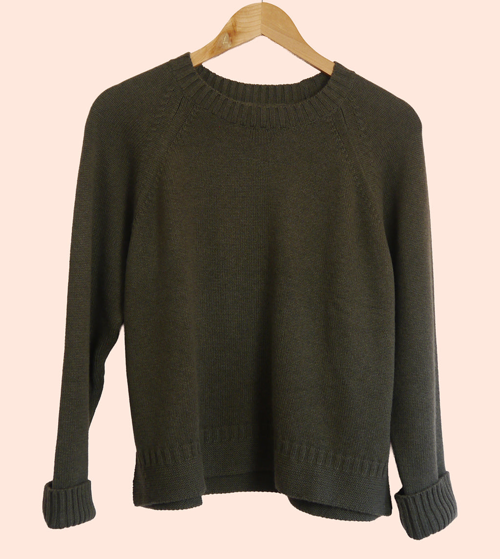 Lambswool/Cashmere Boxy Crew Neck Jumper in Fir Green