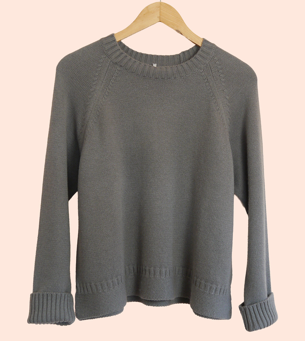 Lambswool/Cashmere Boxy Crew Neck Jumper in Smoke
