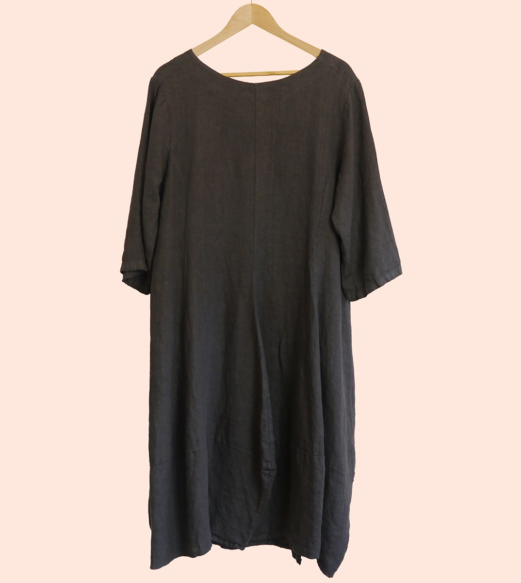 Linen V-neck Maxi Dress in Soot
