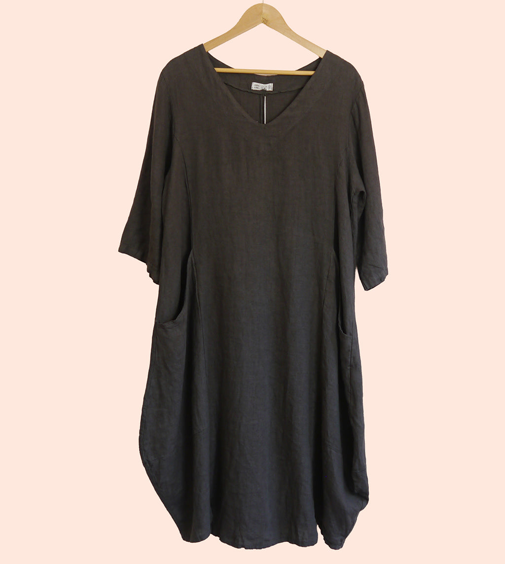 Linen V-neck Maxi Dress in Soot
