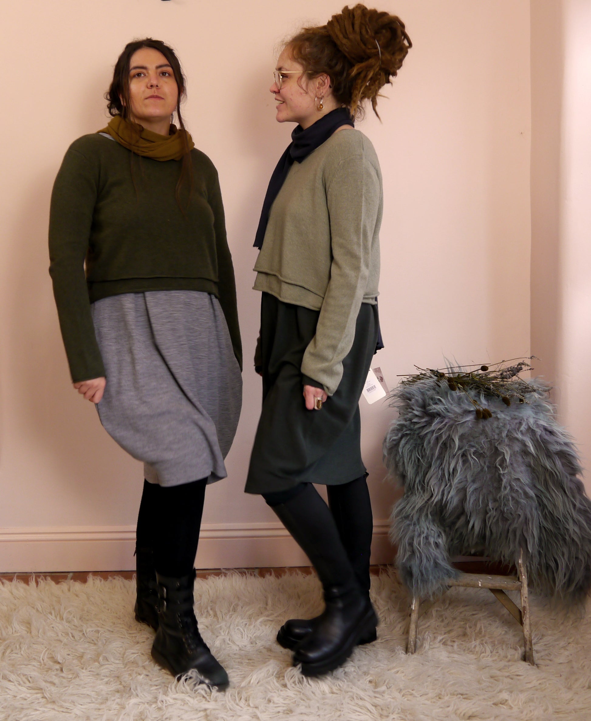 Lambswool/Cashmere Cropped Layered Jumper in Clay Green