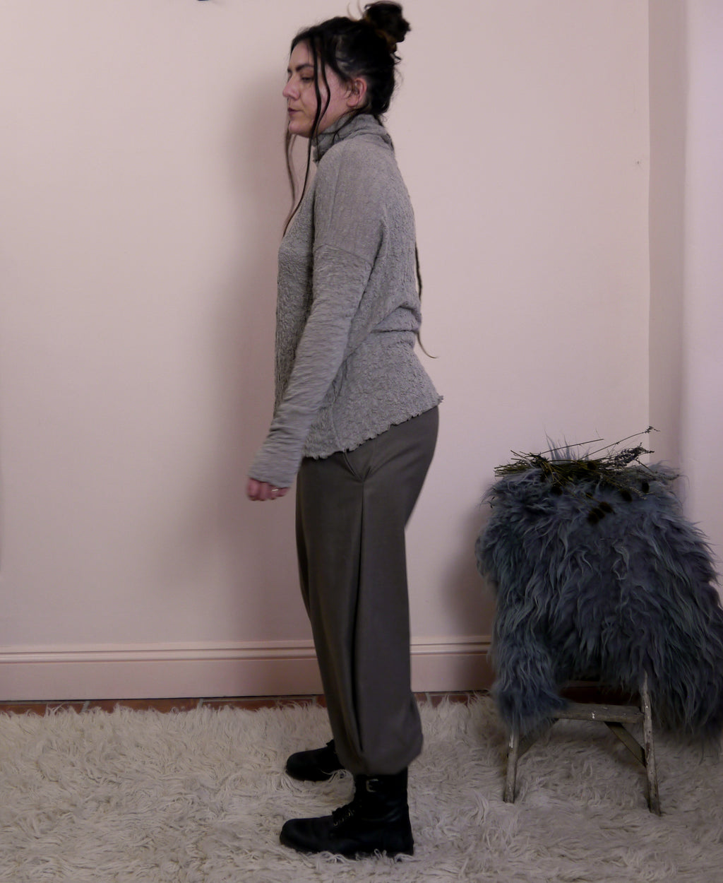 Sartoria Ismara Wool Viscose Side Pleat Art Trousers in Mouse