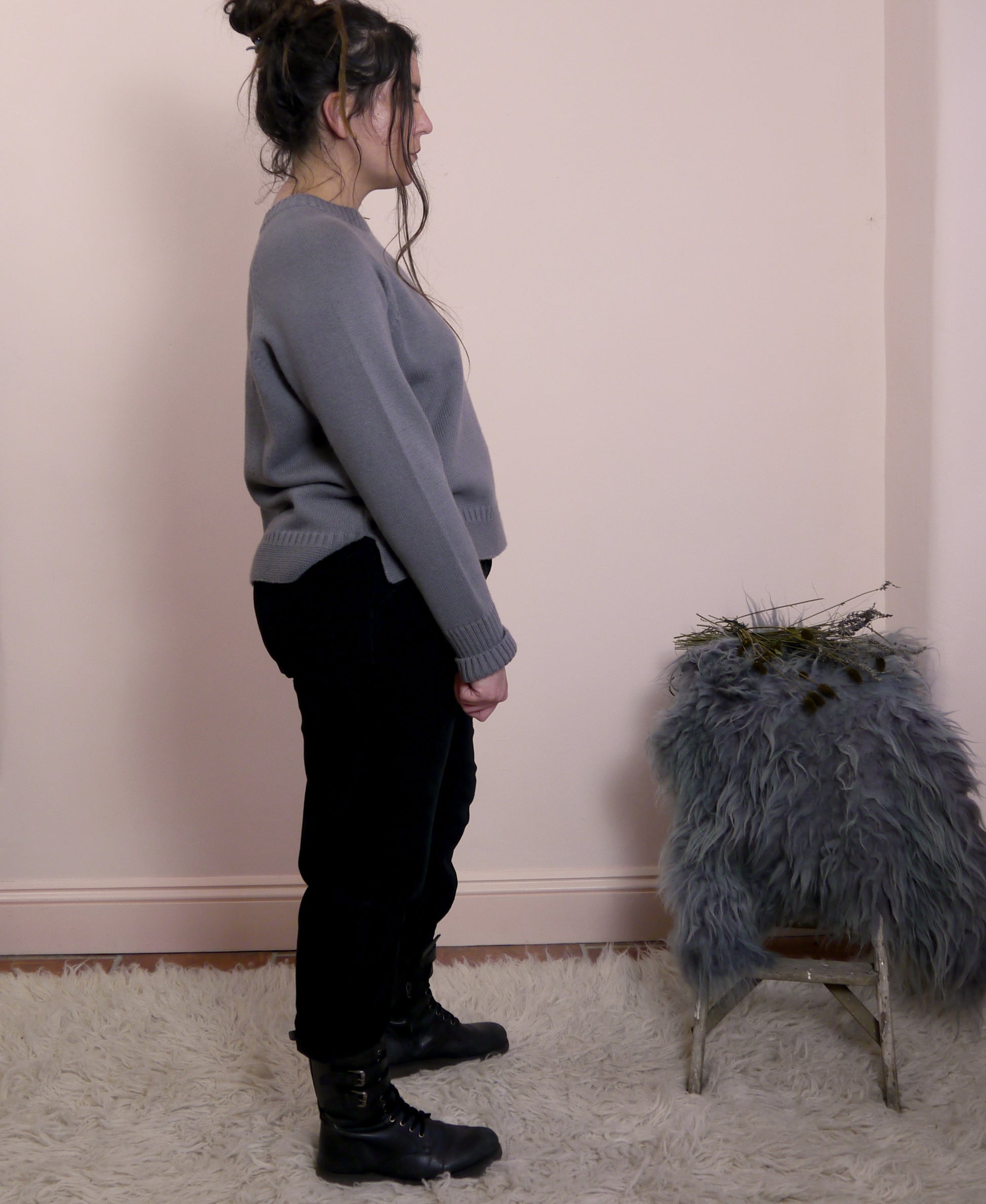 Lambswool/Cashmere Boxy Crew Neck Jumper in Smoke