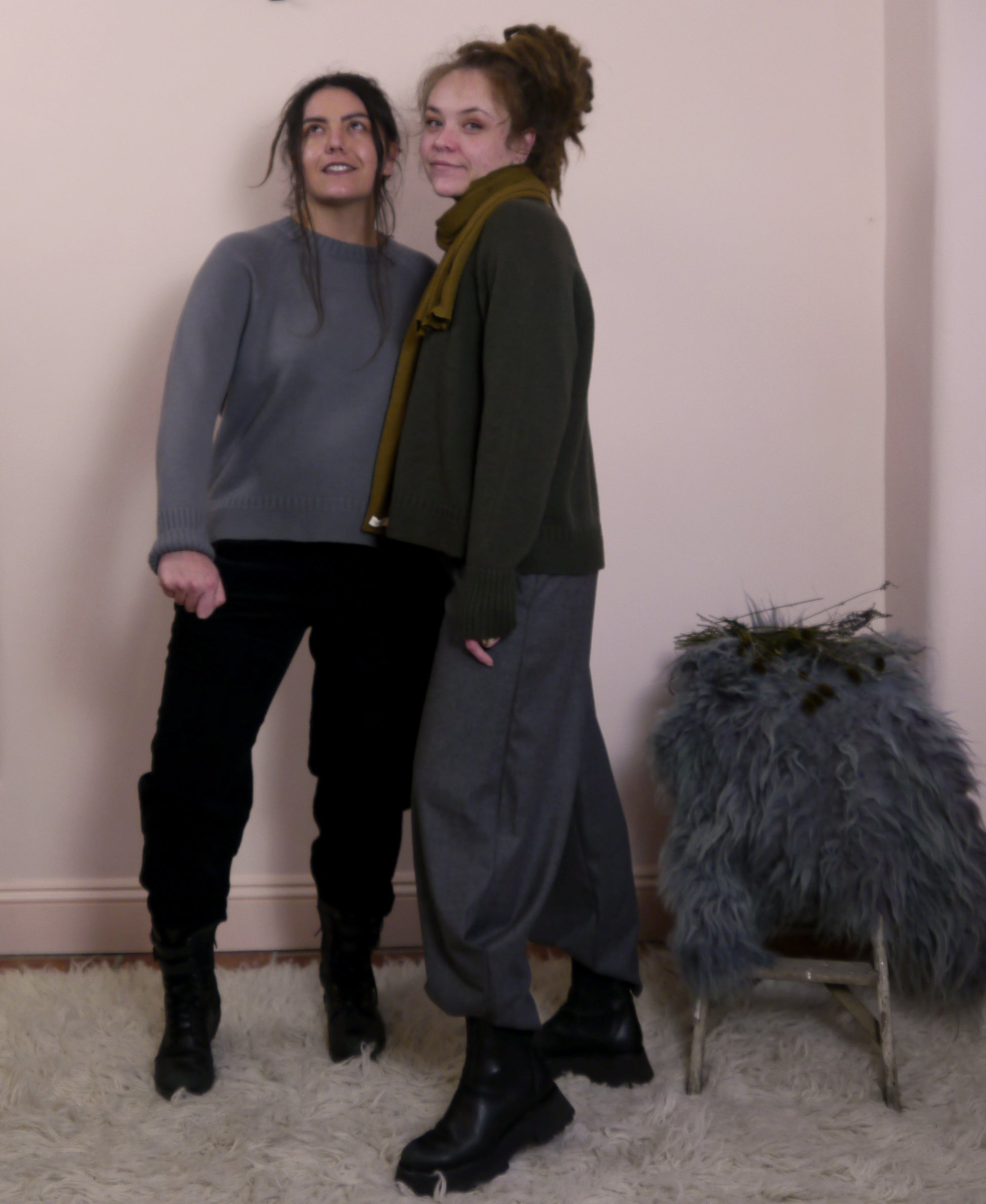 Lambswool/Cashmere Boxy Crew Neck Jumper in Fir Green