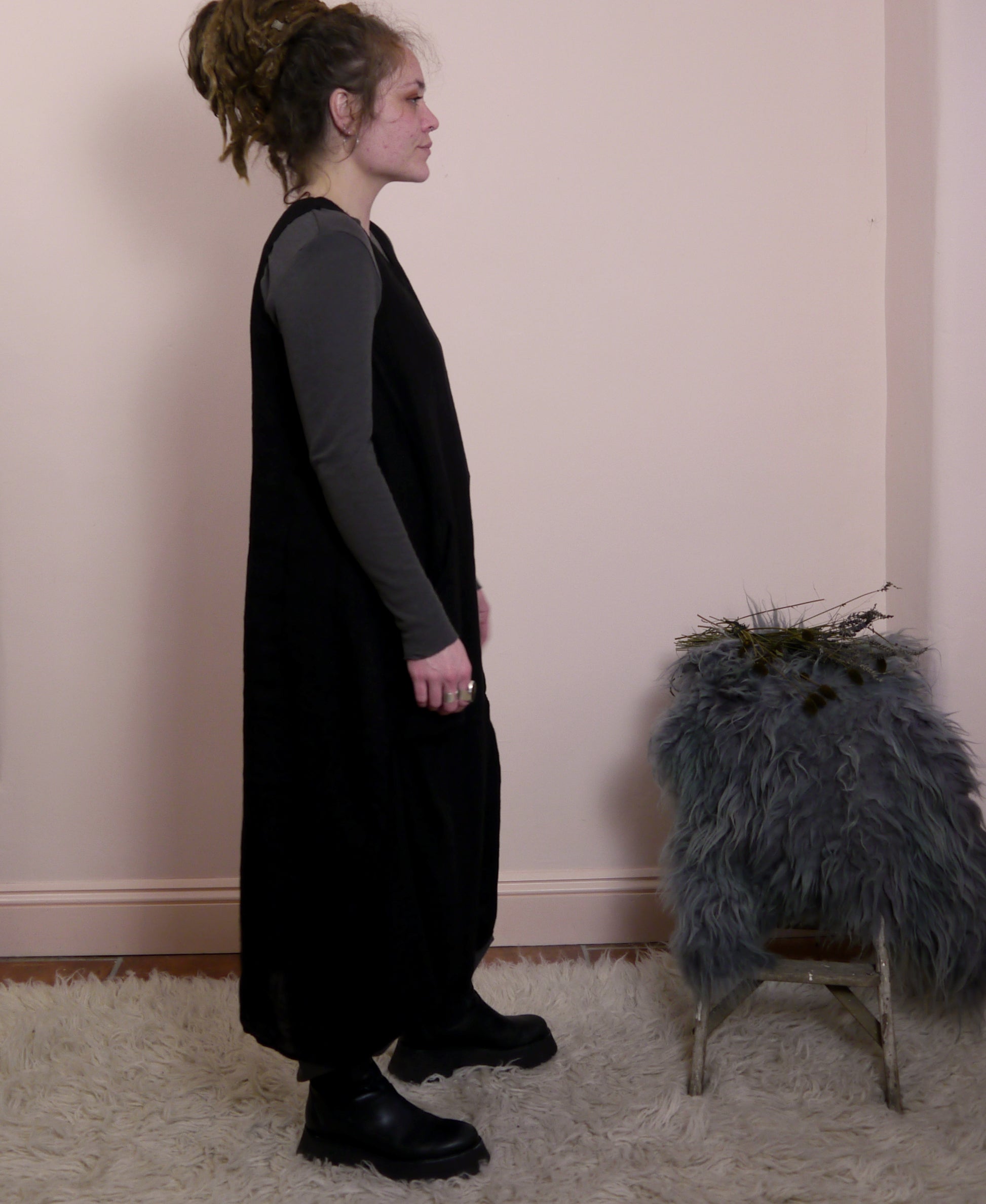 Linen Sleeveless Maxi Cocoon Dress with Pockets in Black