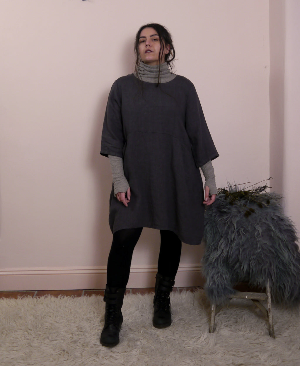 Short Linen Dress with Pockets in Soot