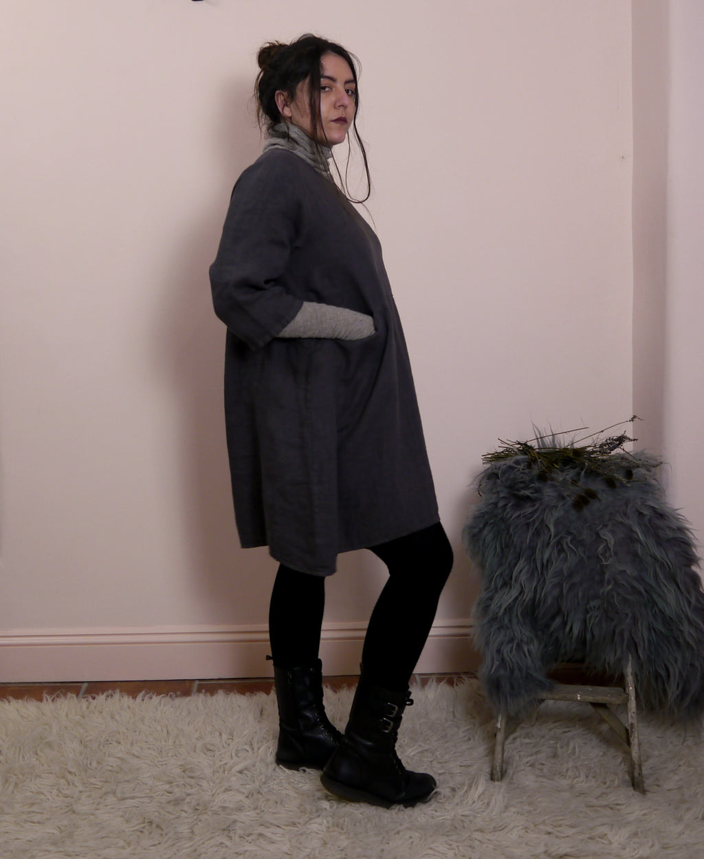 Short Linen Dress with Pockets in Soot