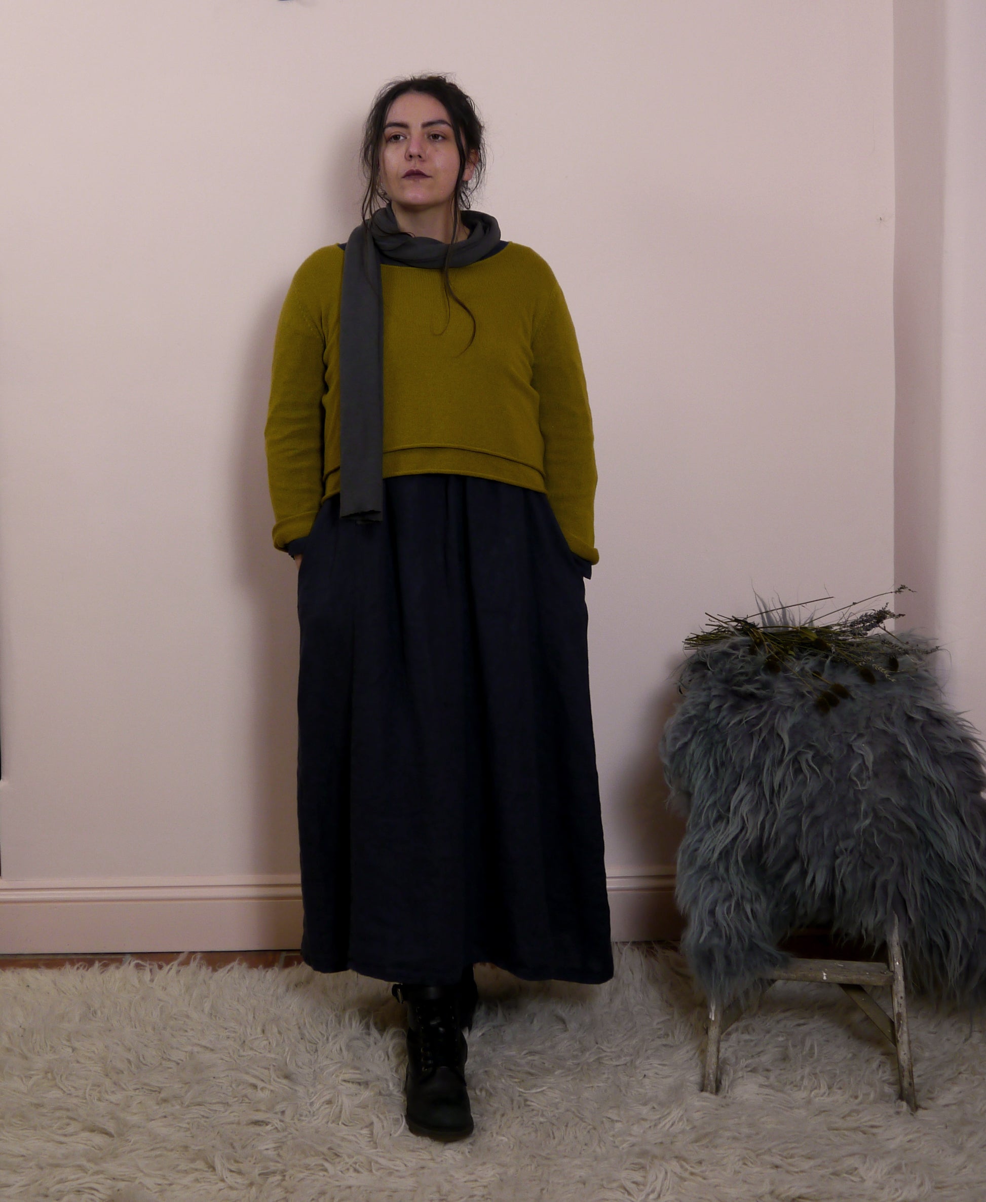 Lambswool/Cashmere Cropped Layered Jumper in Moss