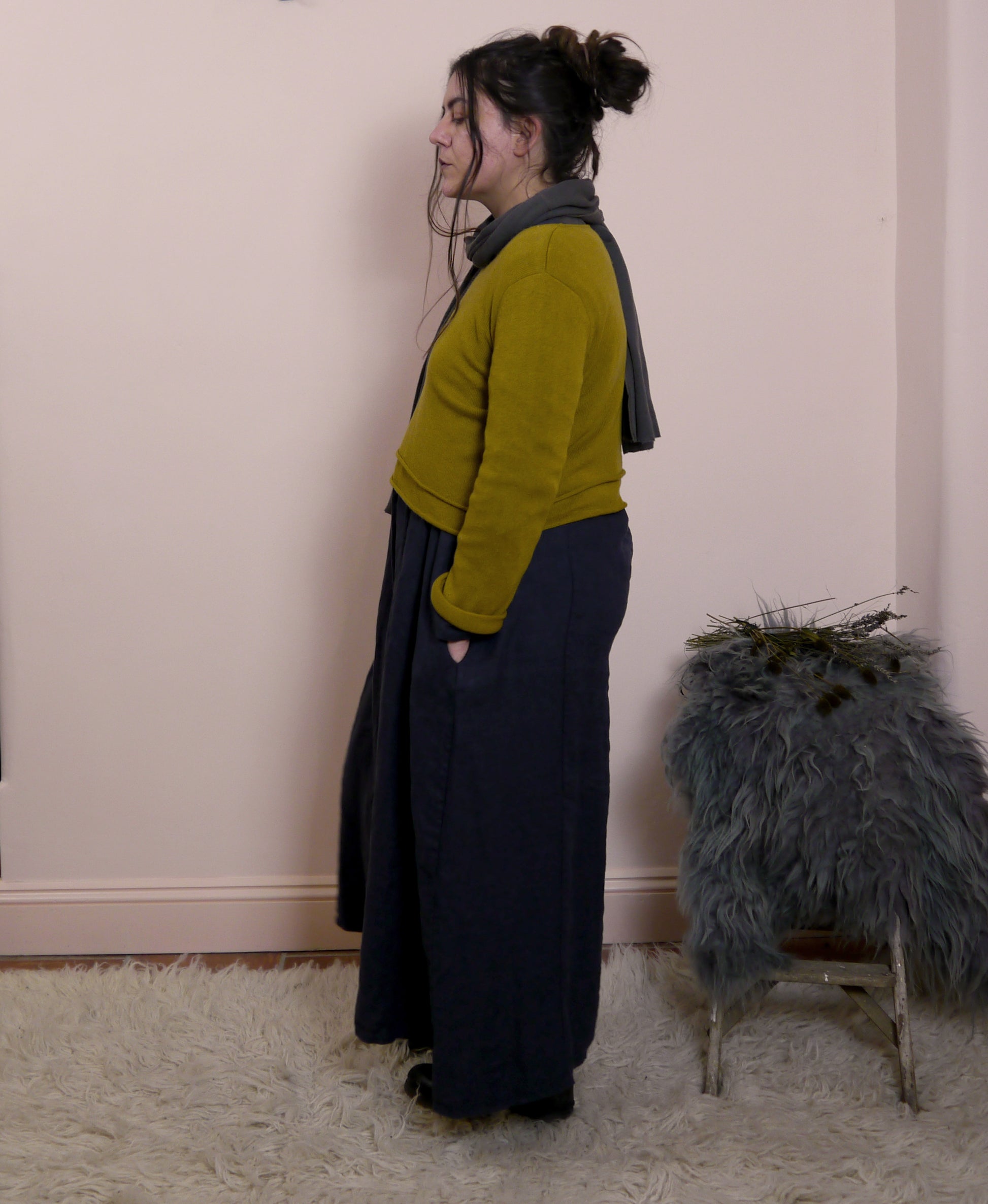 Lambswool/Cashmere Cropped Layered Jumper in Moss