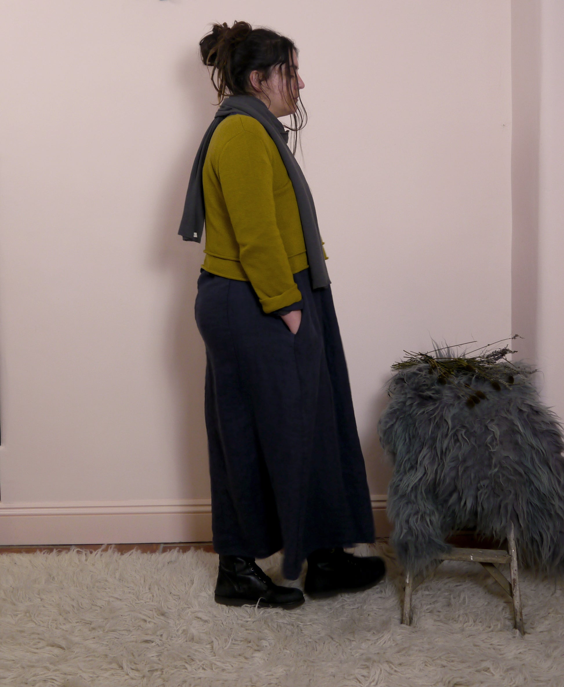 Lambswool/Cashmere Cropped Layered Jumper in Moss