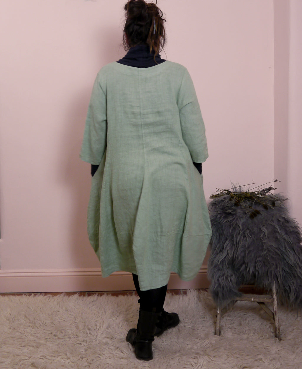 Linen V-neck Maxi Dress in Seafoam