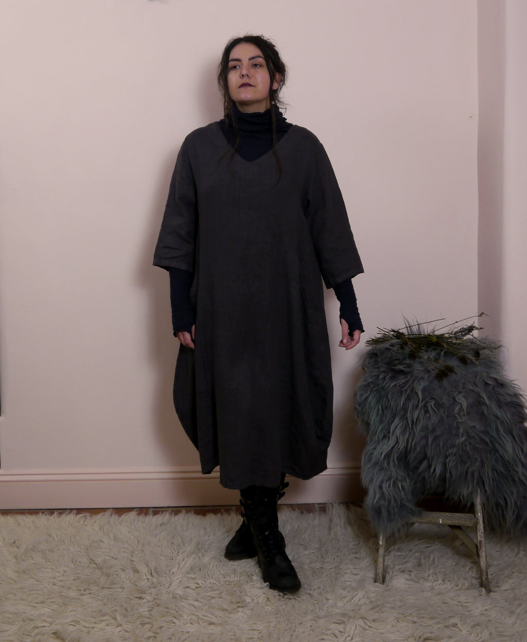 Linen V-neck Maxi Dress in Soot