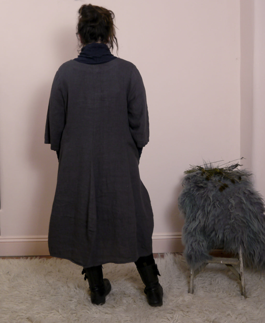 Linen V-neck Maxi Dress in Soot