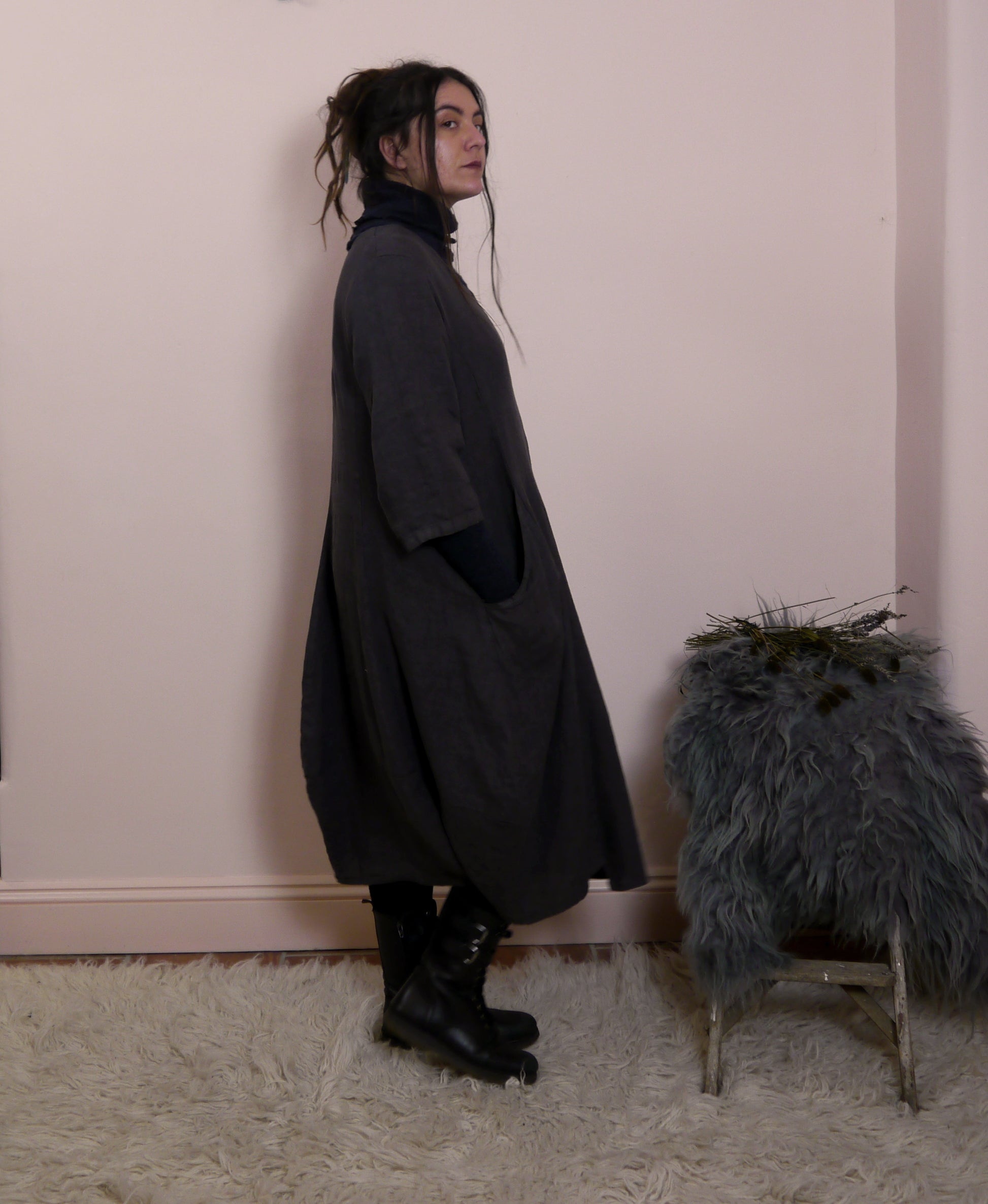 Linen V-neck Maxi Dress in Soot