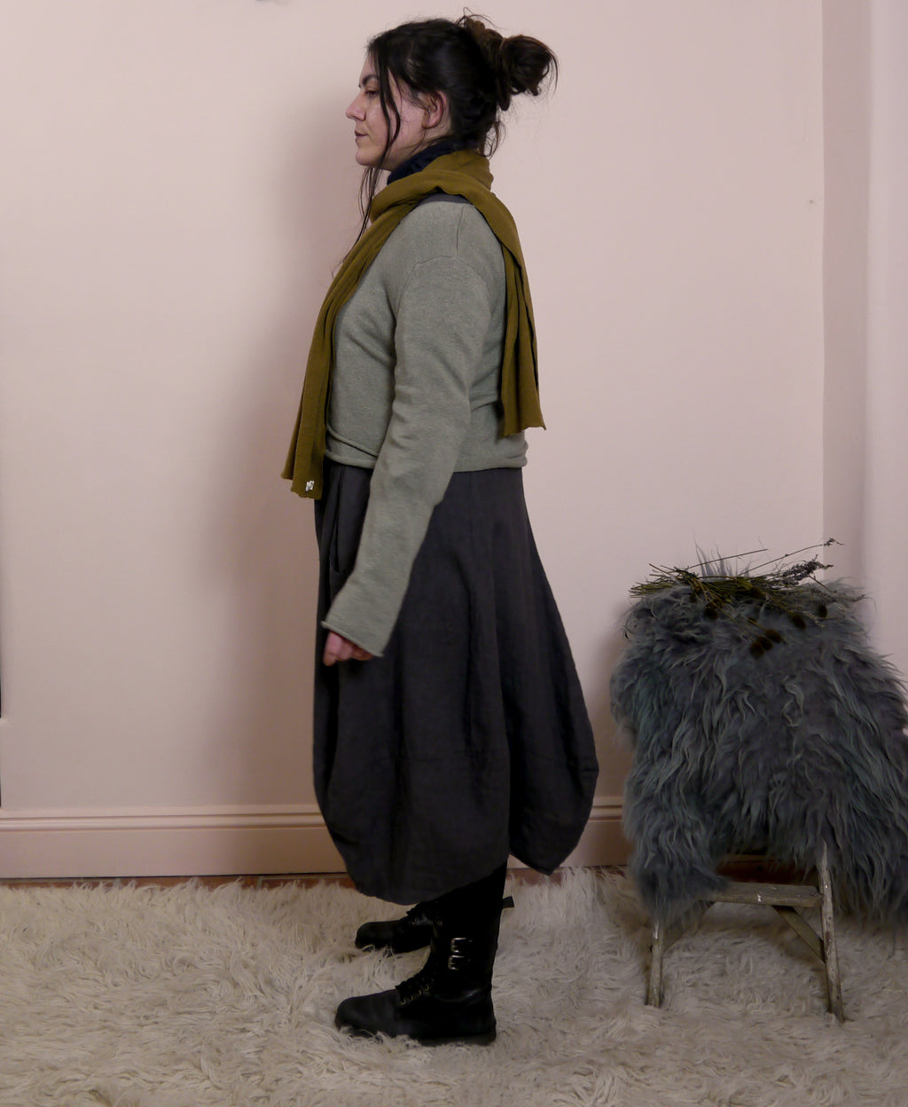 Linen V-neck Maxi Dress in Soot