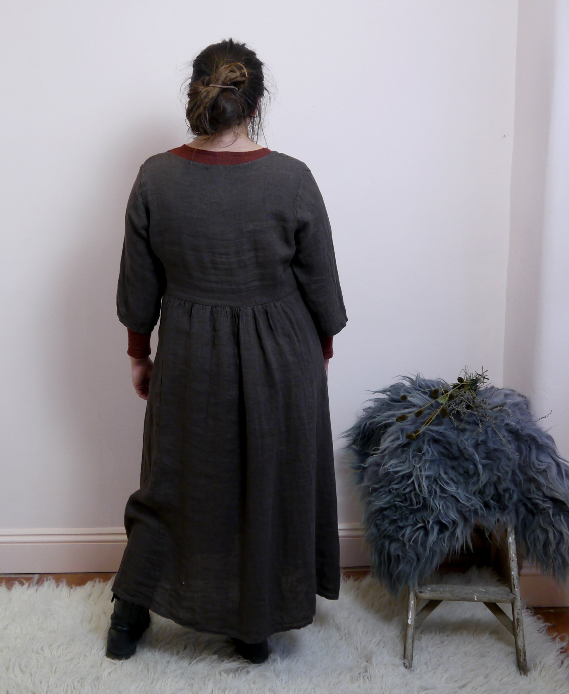 Linen Maxi 3/4 Sleeve Round Neck Dress in Bark