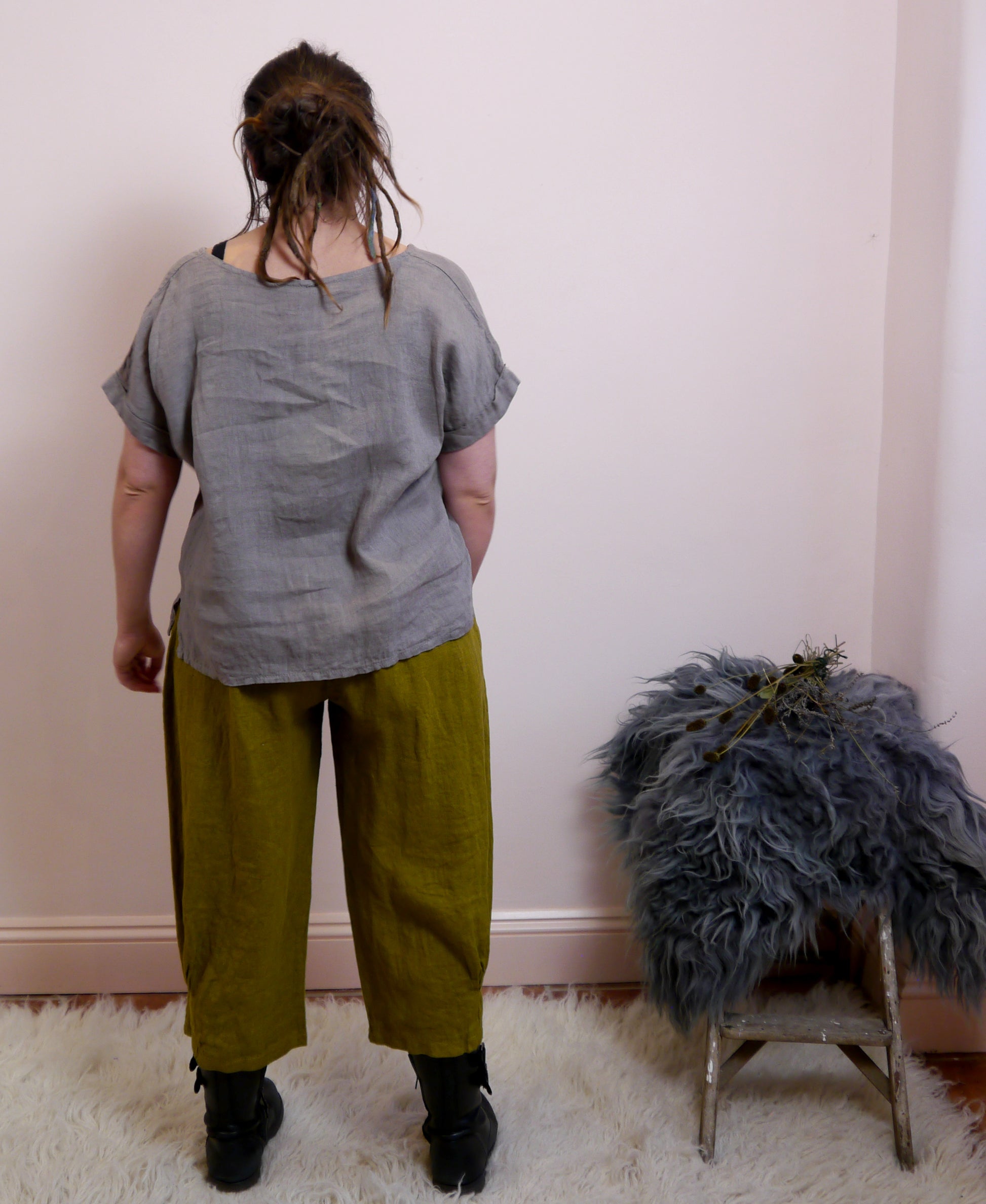 Linen T Shirt in Mole