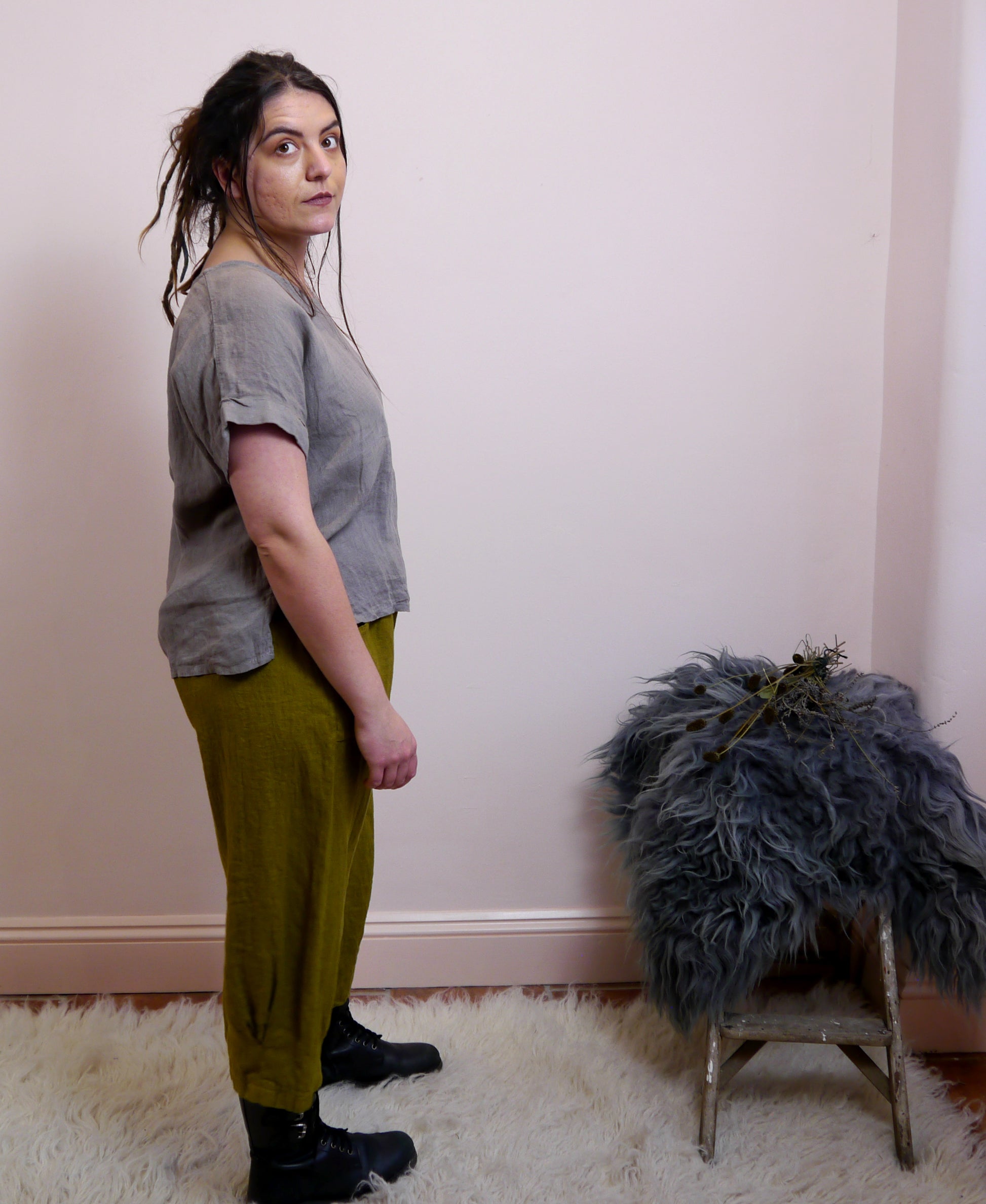 Linen T Shirt in Mole