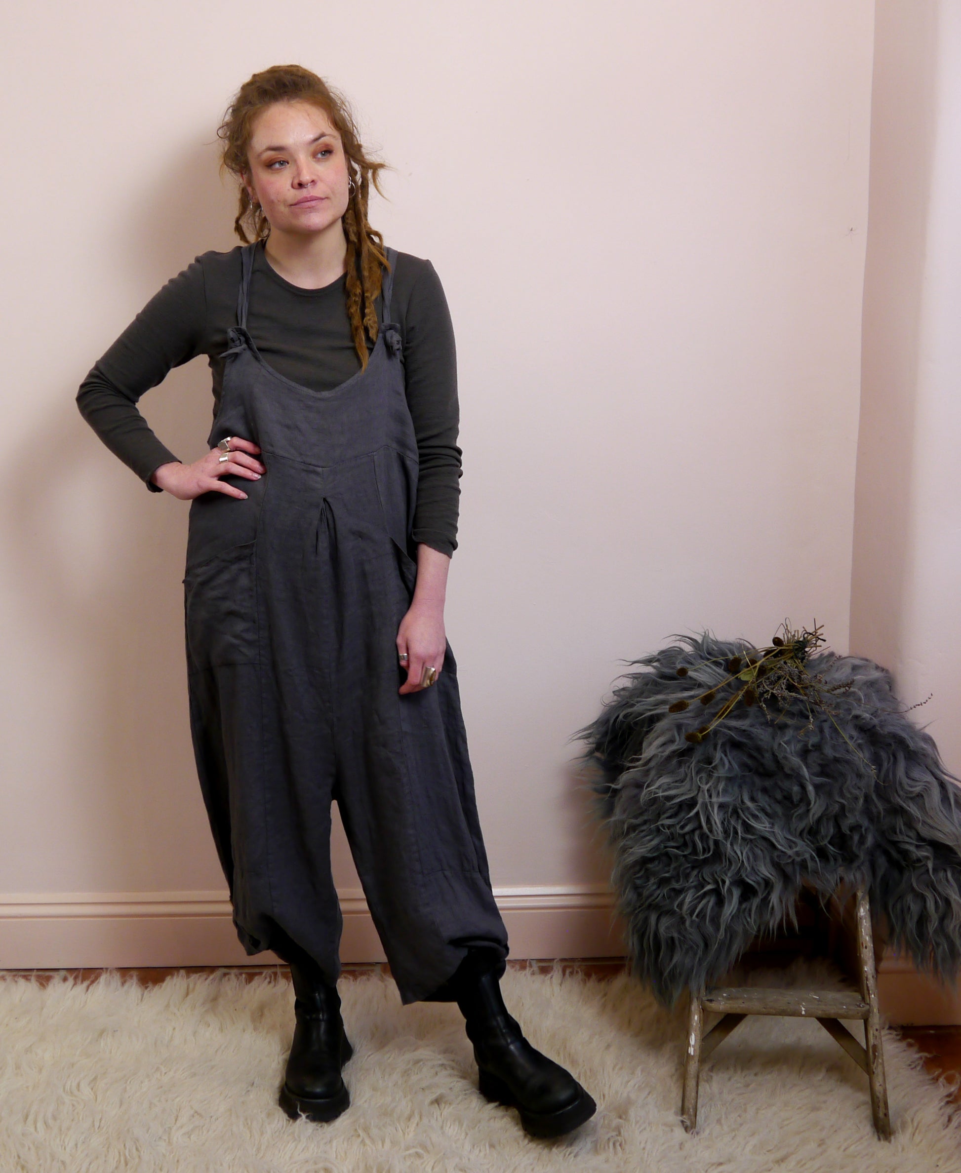 Linen Dungarees with pockets in Soot