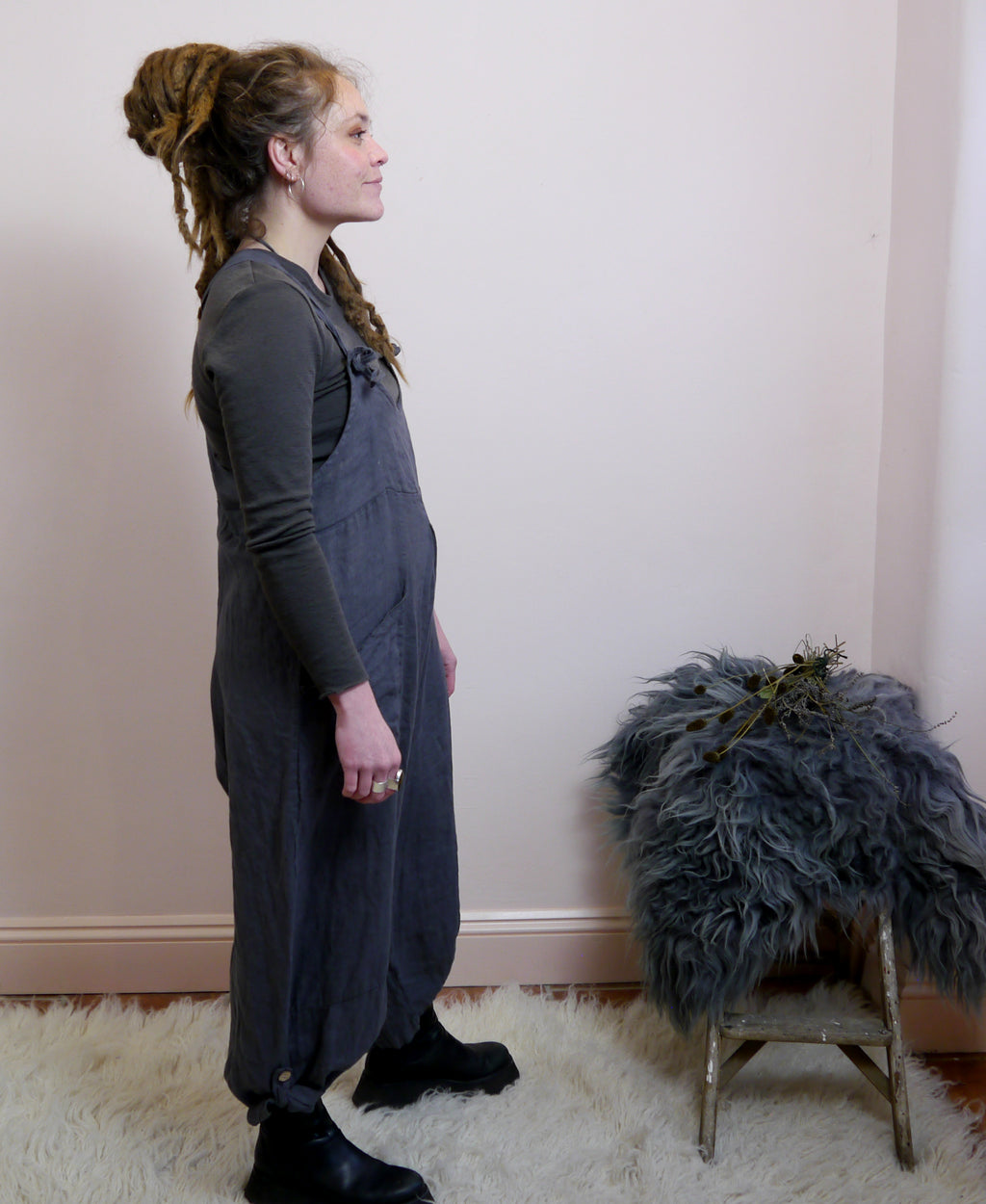 Linen Dungarees with pockets in Soot