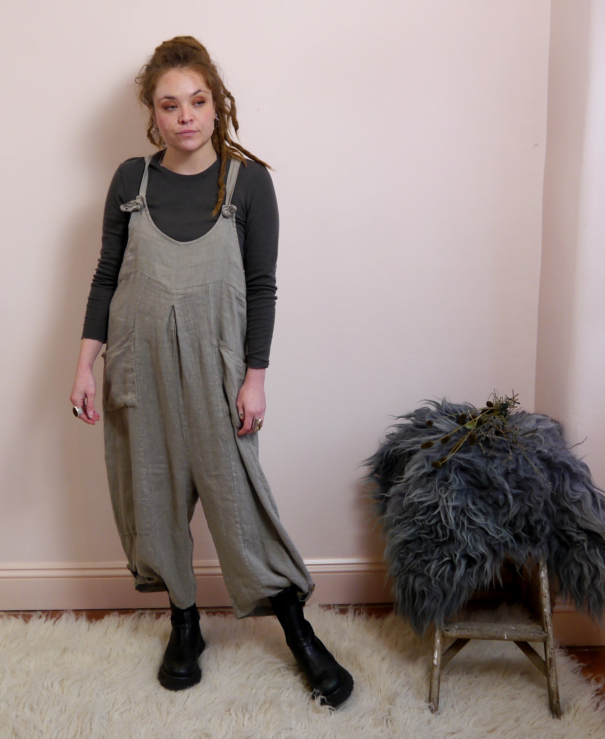 Linen Dungarees with Pockets in Mole