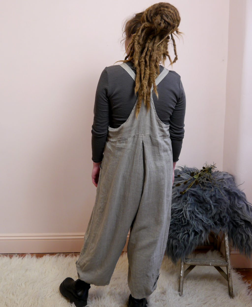 Linen Dungarees with Pockets in Mole