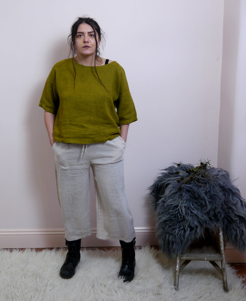 Linen Capri Trousers in Stone