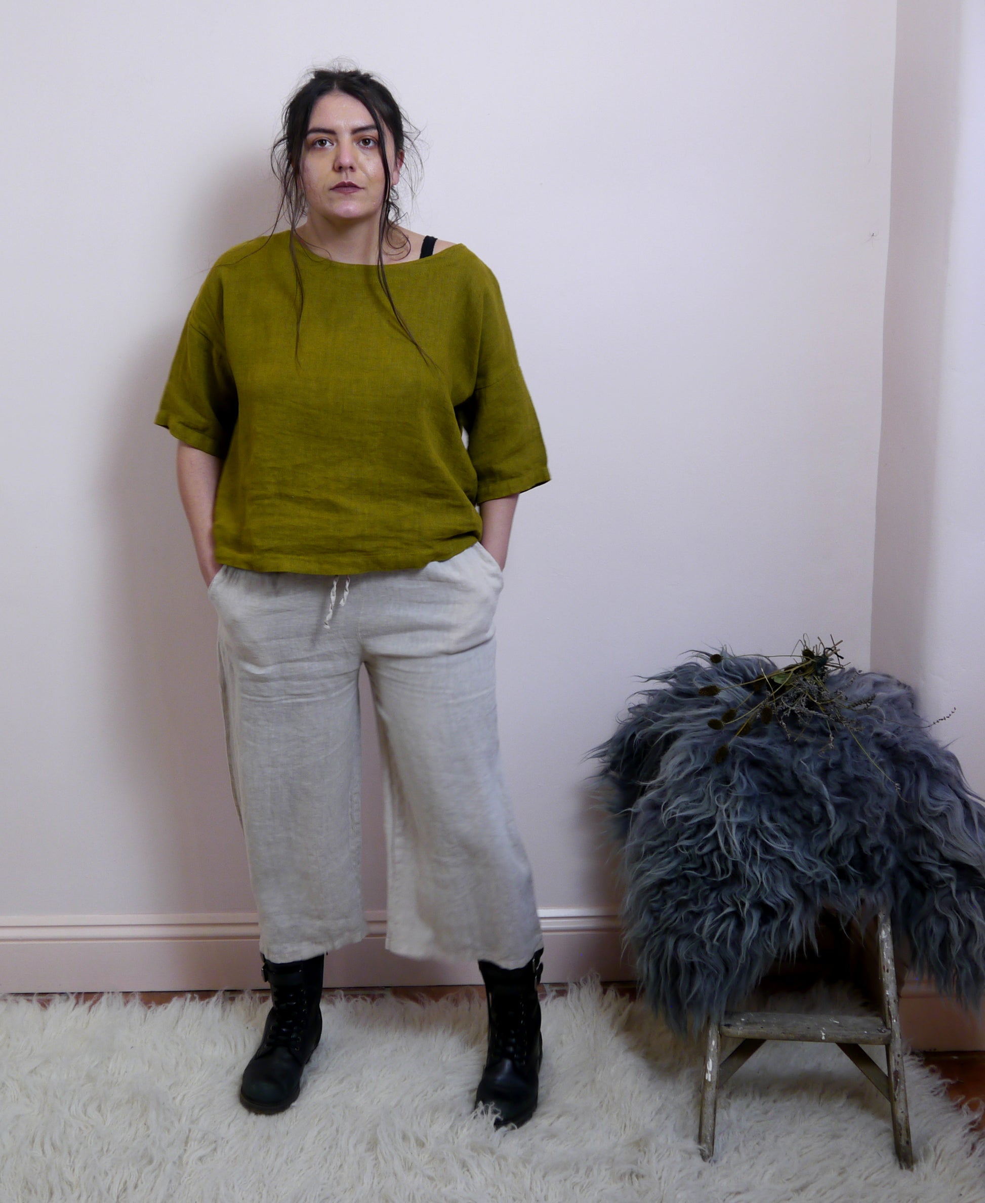 Linen Capri Trousers in Stone