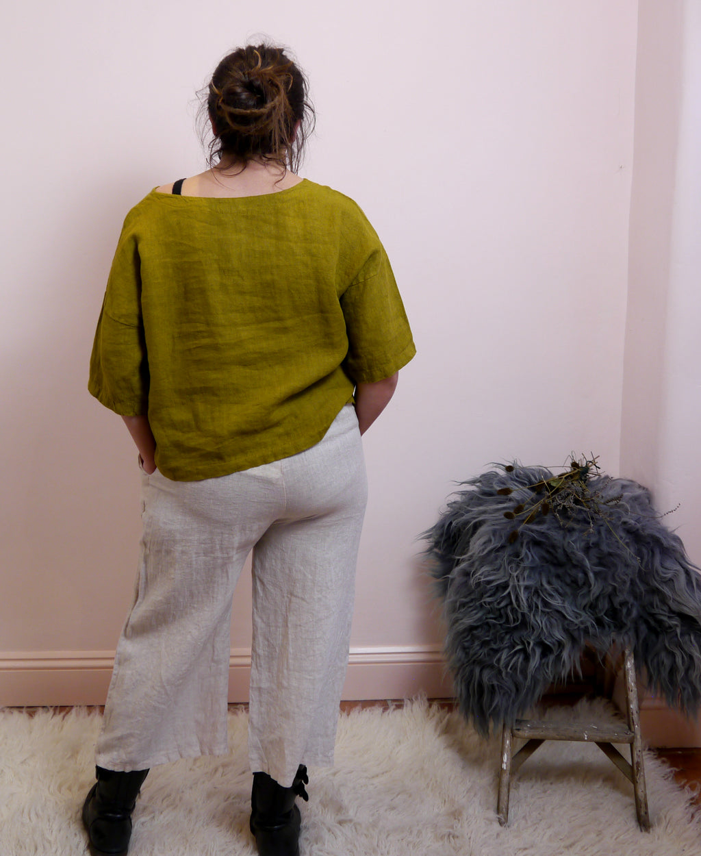 Linen Capri Trousers in Stone