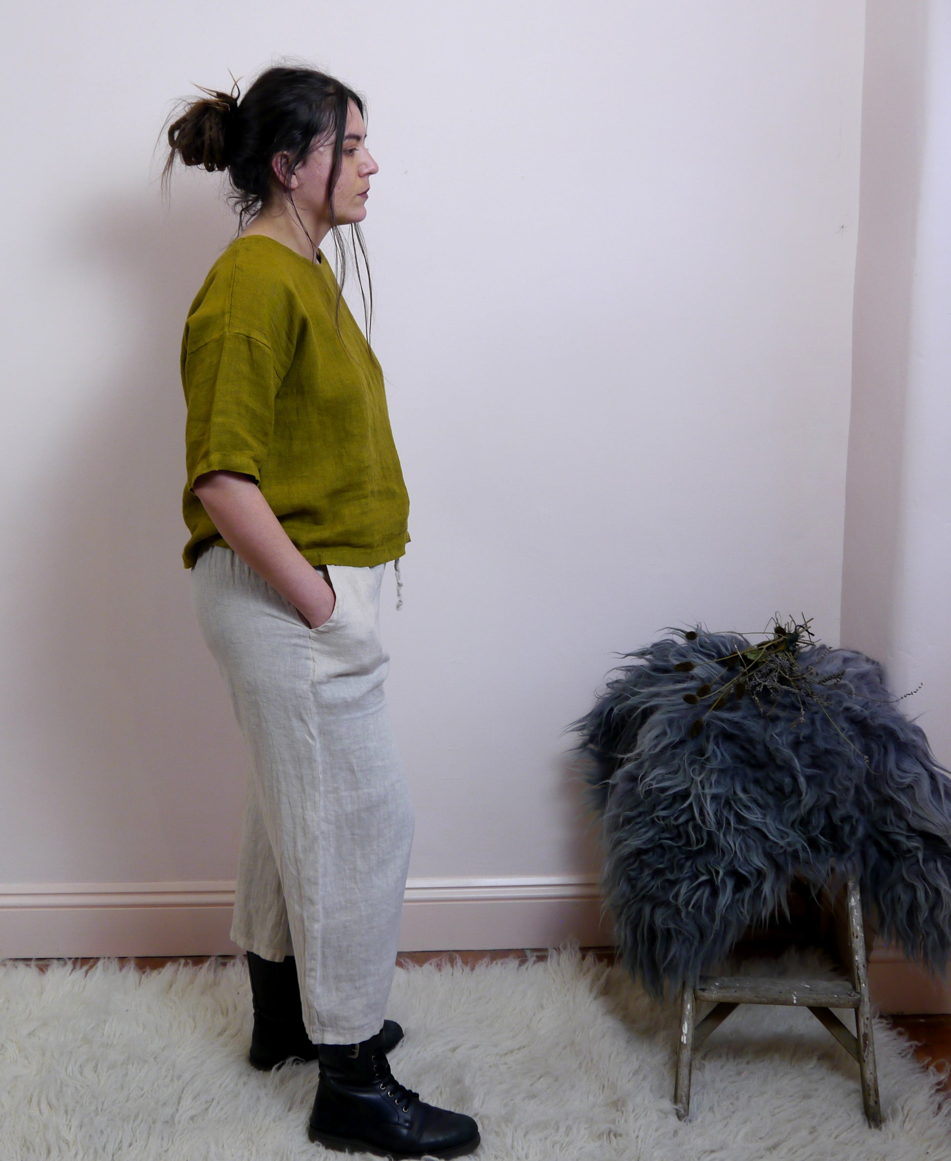 Linen Capri Trousers in Stone