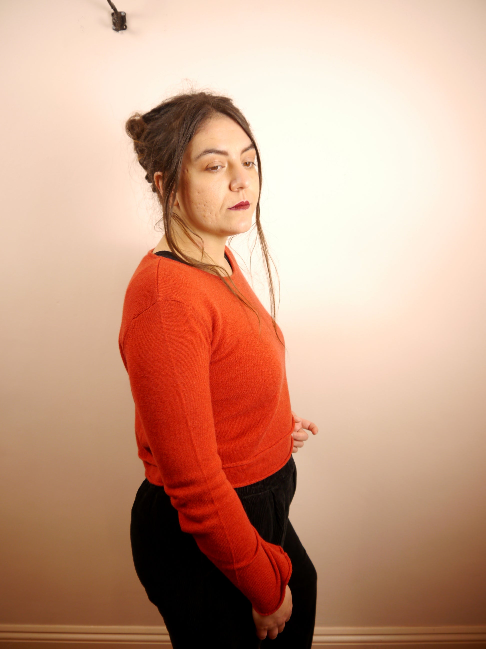 Lambswool Cashmere Cropped Layered Jumper in Robin Red