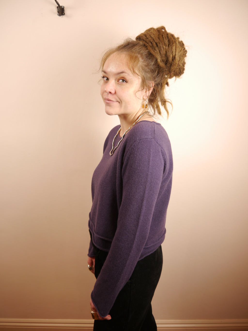 Lambswool Cashmere Cropped Layered Jumper in Violet Purple