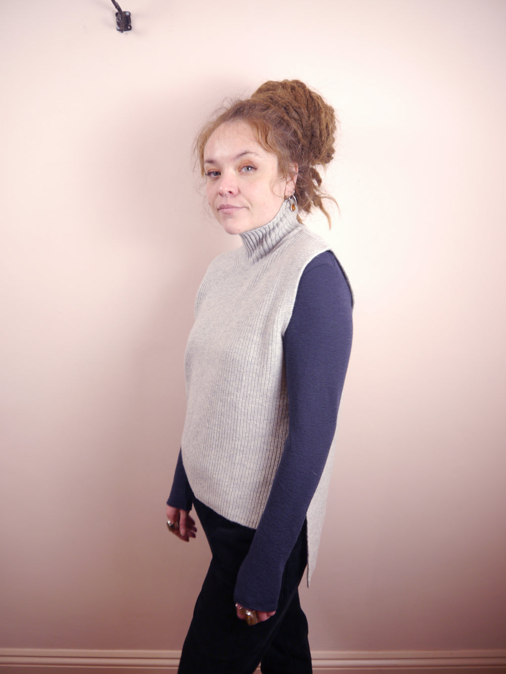 Lambswool Cashmere High Neck Sweater Vest in Silver Light Grey Marl