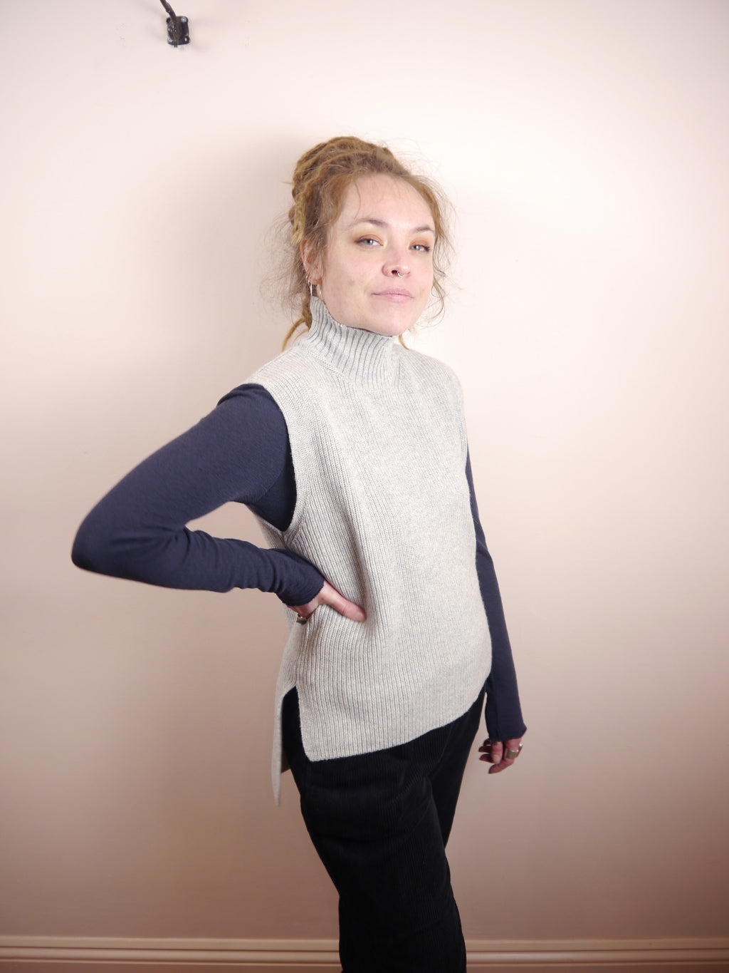 Lambswool Cashmere High Neck Sweater Vest in Silver Light Grey Marl