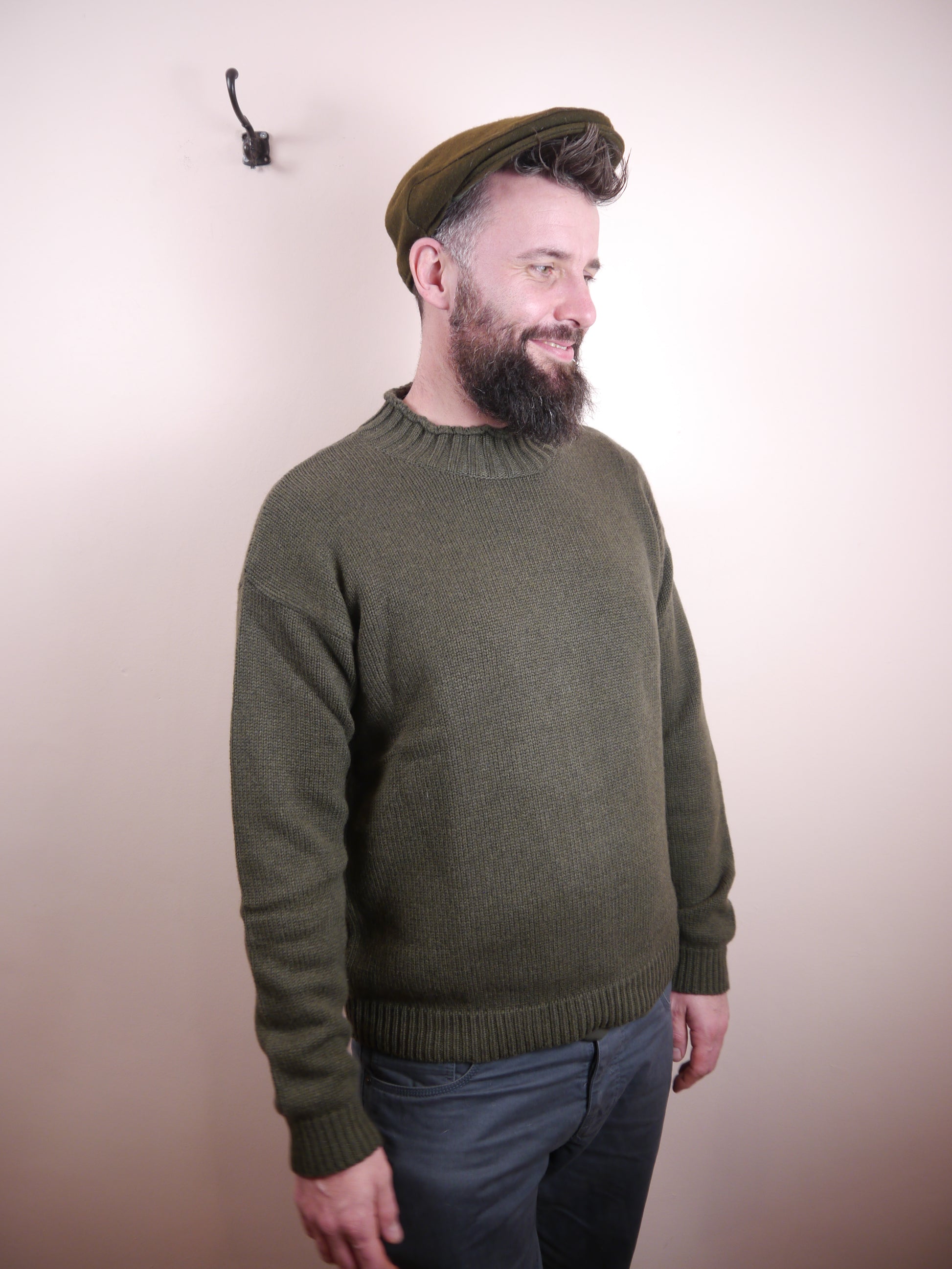 Mens cashmere lambswool jumper in Fir Forest Green