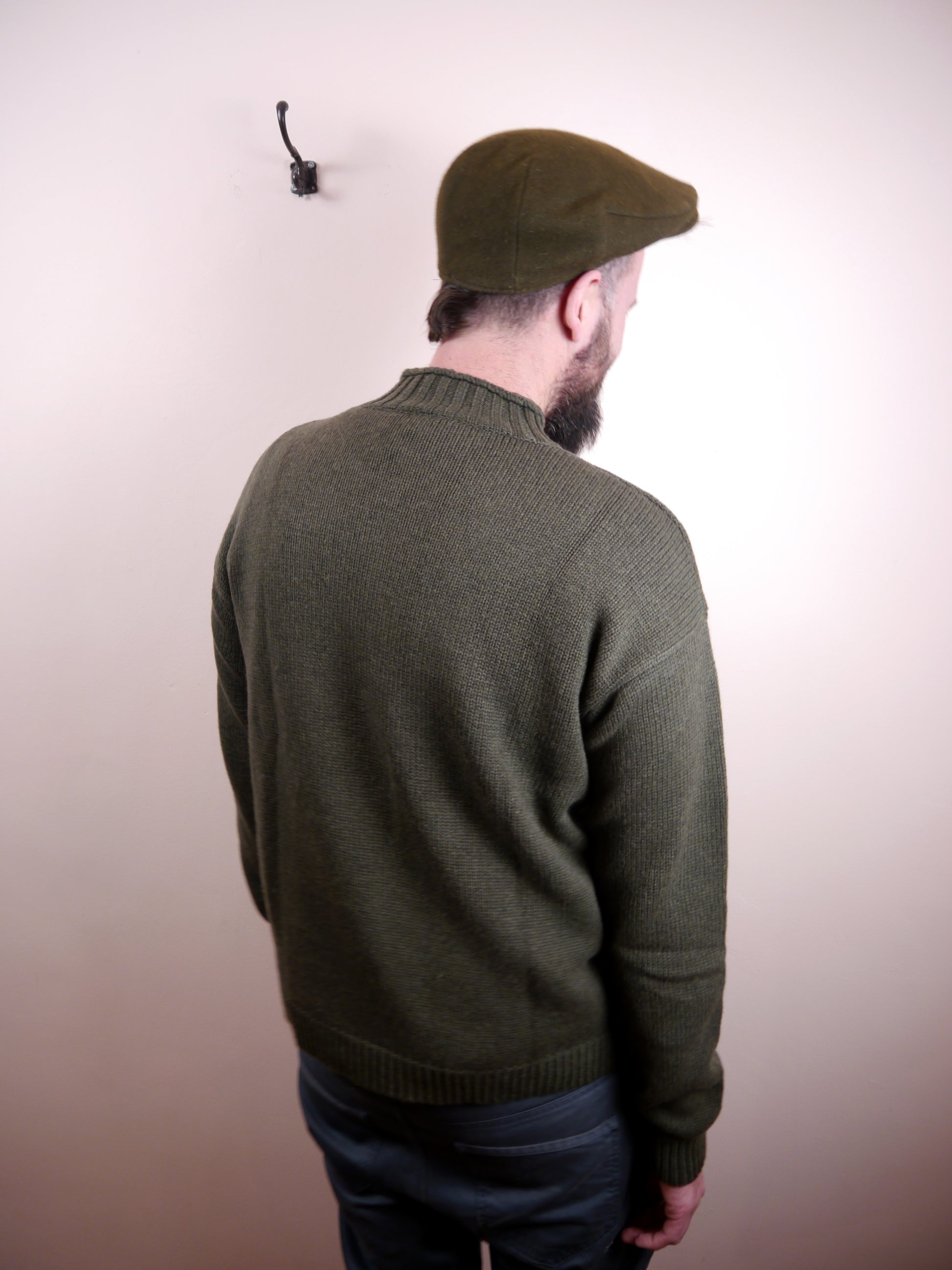 Mens cashmere lambswool jumper in Fir Forest Green