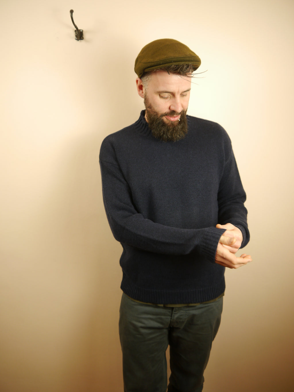 Mens cashmere lambswool jumper in Navy Blue