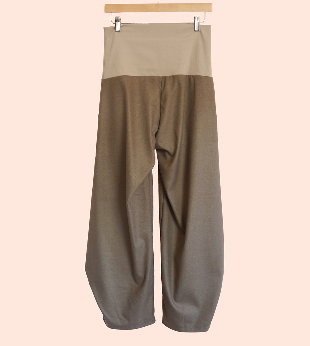 Sartoria Ismara Wool Viscose Side Pleat Art Trousers in Mouse