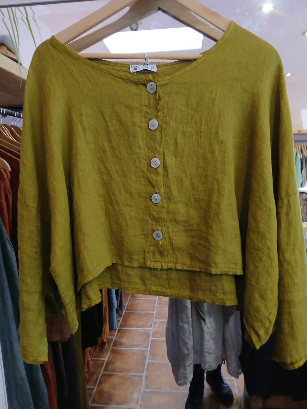3/4 Sleeve Linen button up Top in Moss
