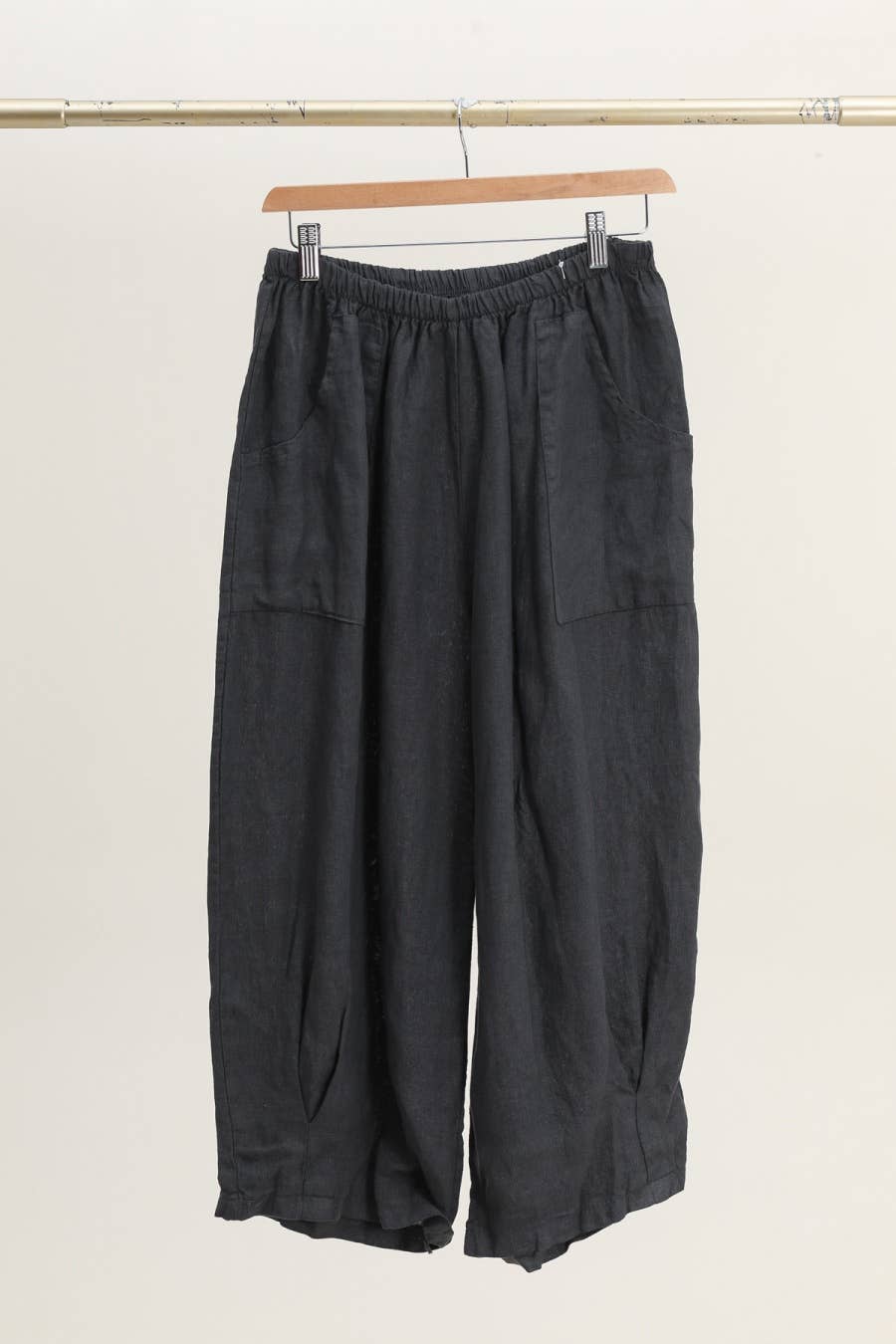 Linen Cocoon trousers in Soot