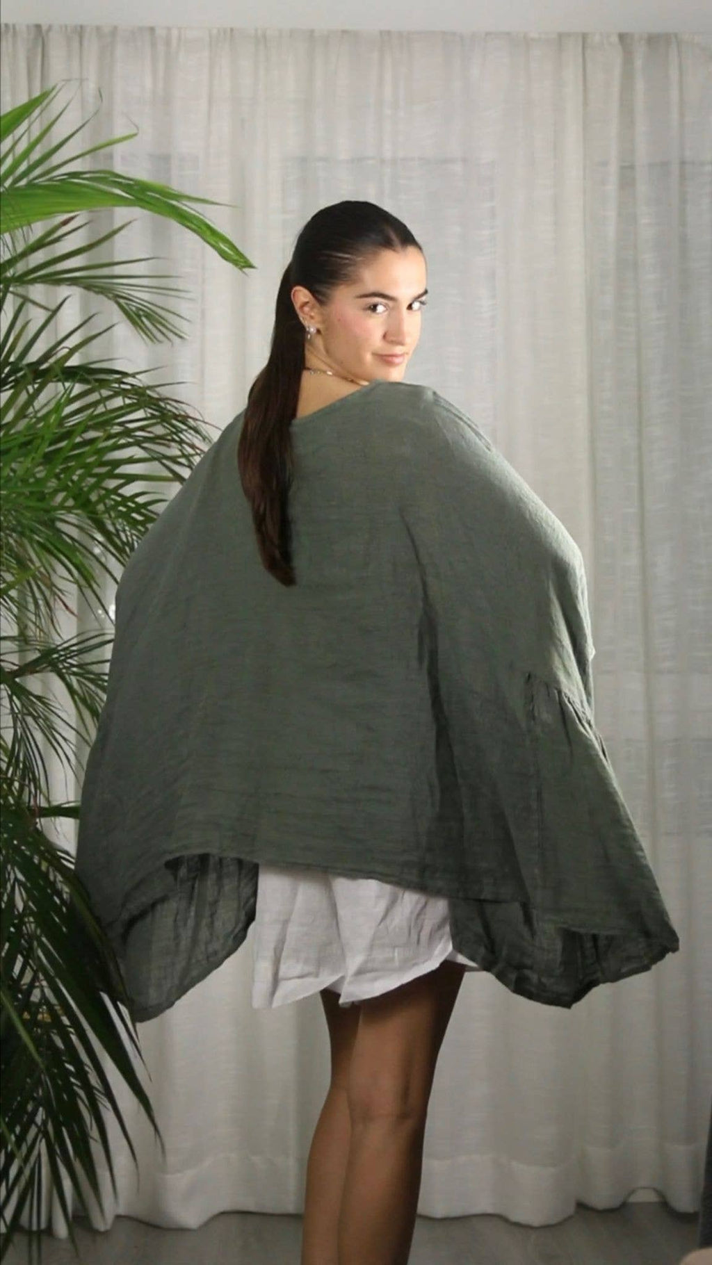 3/4 Sleeve Linen Batwing Oversized Drape Top in Lichen Khaki Green